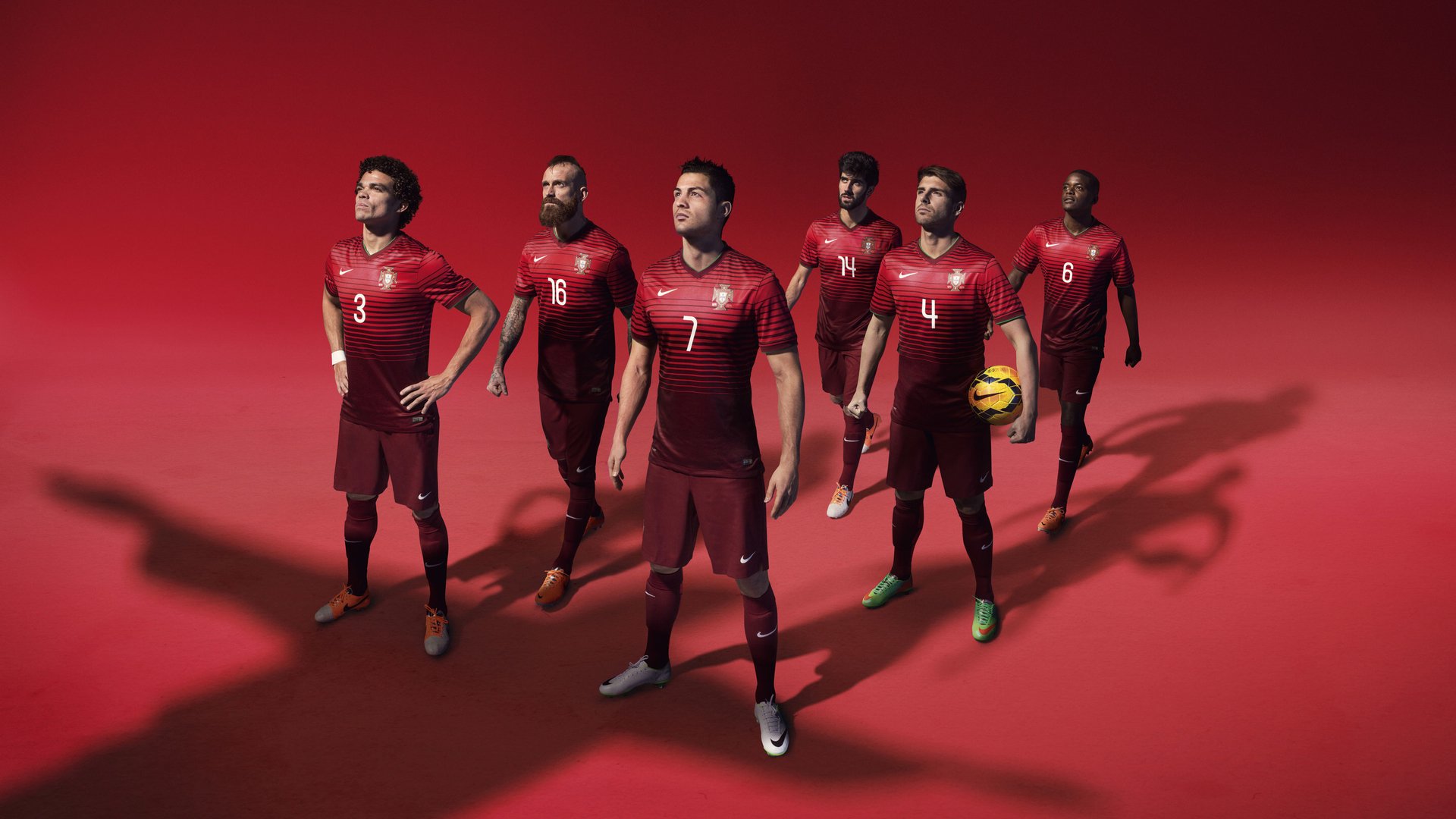 当伊朗绝杀加纳，布雷默在欧冠接管比赛，足球正在我们眼皮底下改天换日